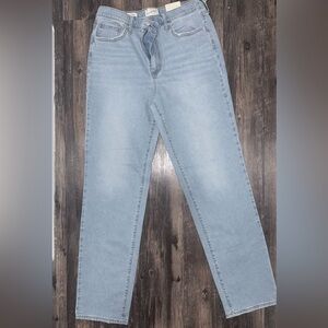 Universal Thread Women's Denim Straight Leg Jeans